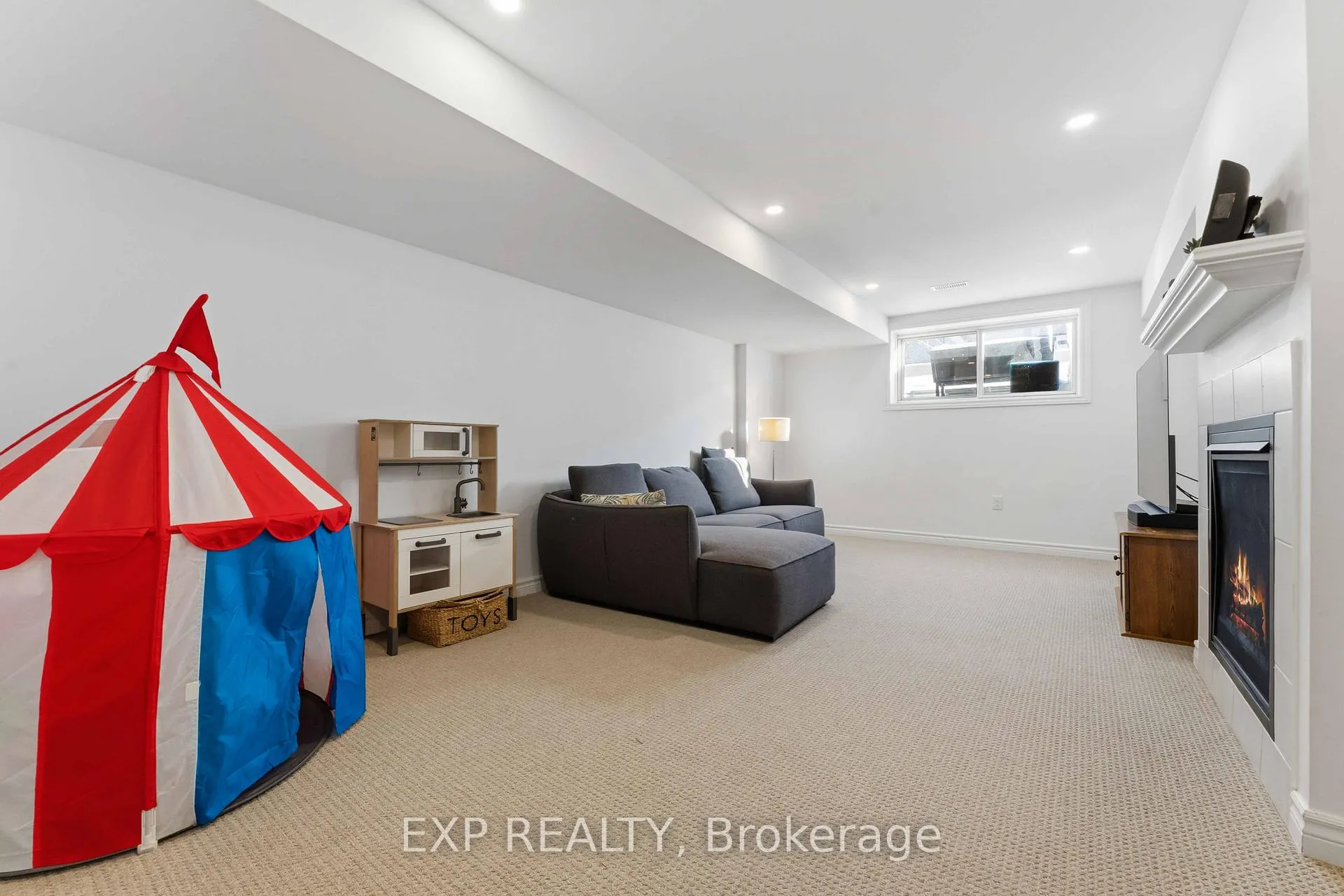 Photo 40 of 838 Clapham Terrace, Ottawa, Stittsville (South) — HOMEH