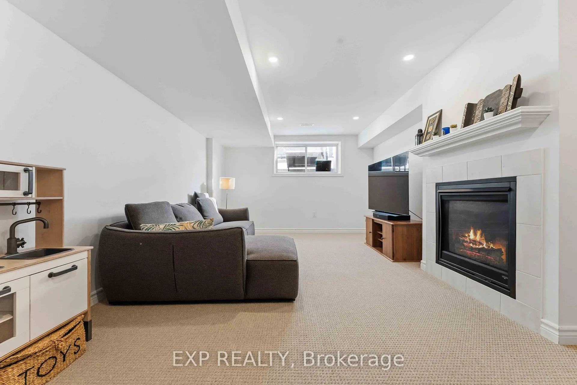 Photo 41 of 838 Clapham Terrace, Ottawa, Stittsville (South) — HOMEH