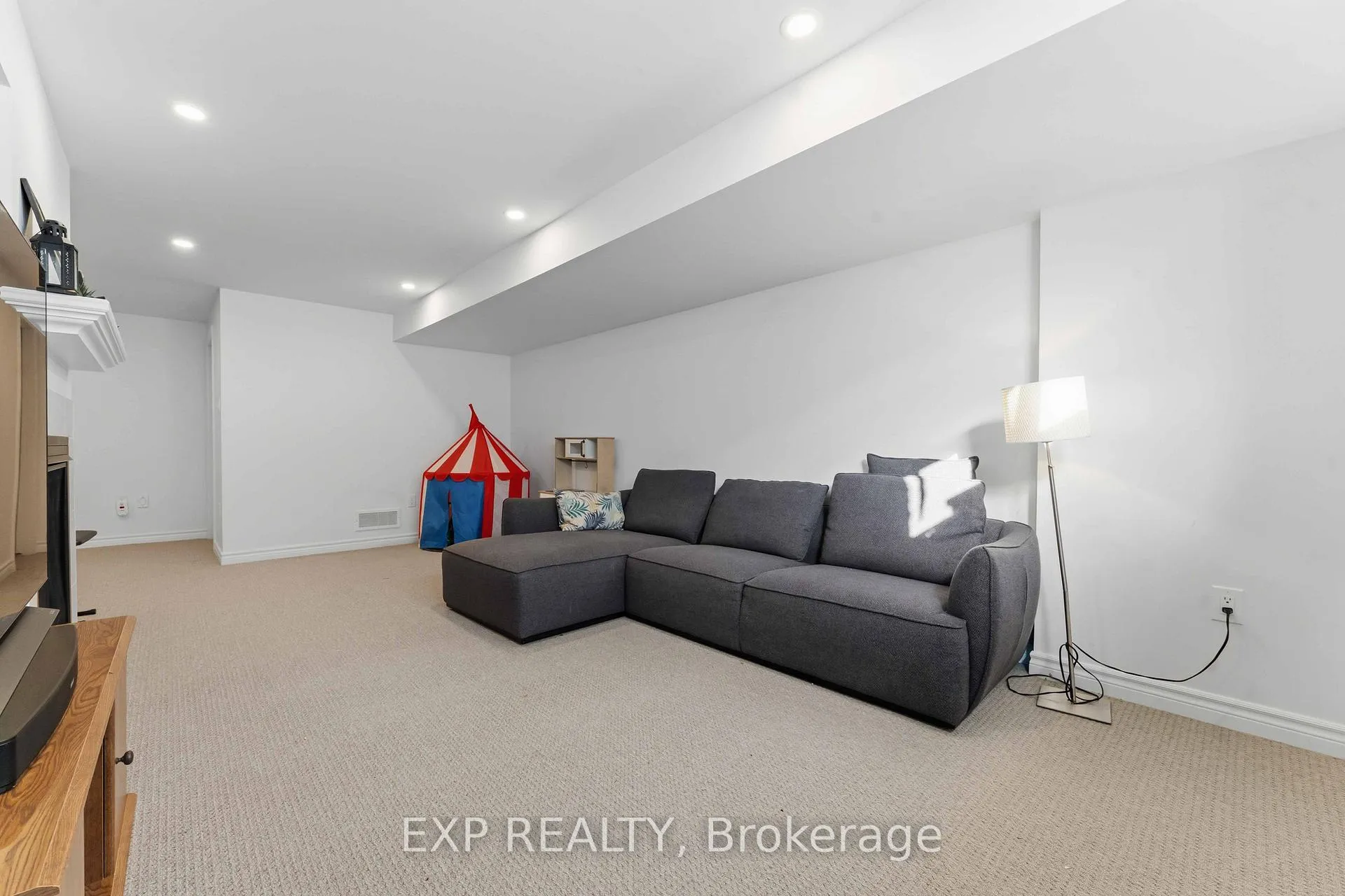 Photo 43 of 838 Clapham Terrace, Ottawa, Stittsville (South) — HOMEH
