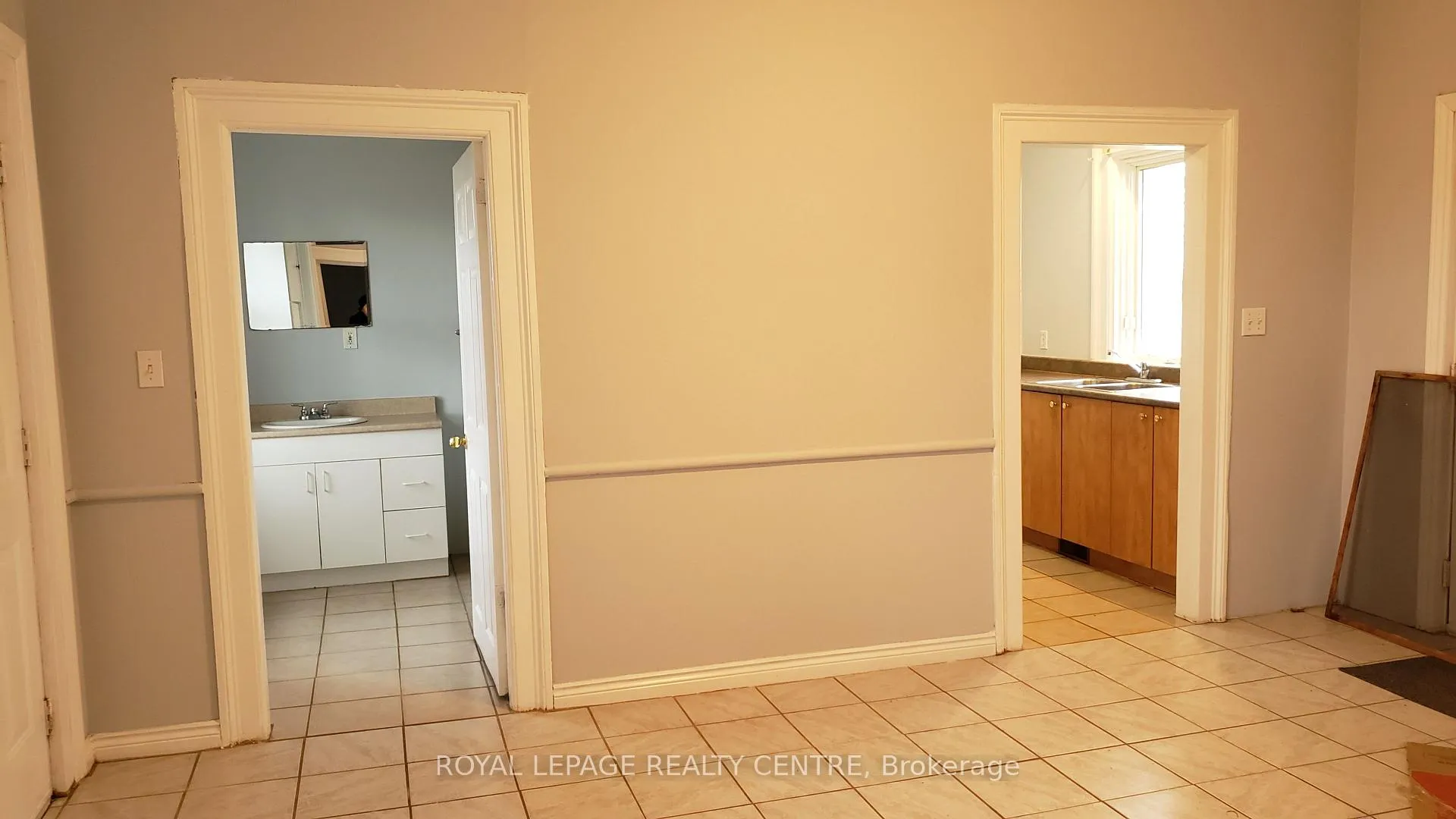 Photo 4 of Unit Unit 1, 12472 Chinguacousy Road, Caledon, Rural Caledon — HOMEH