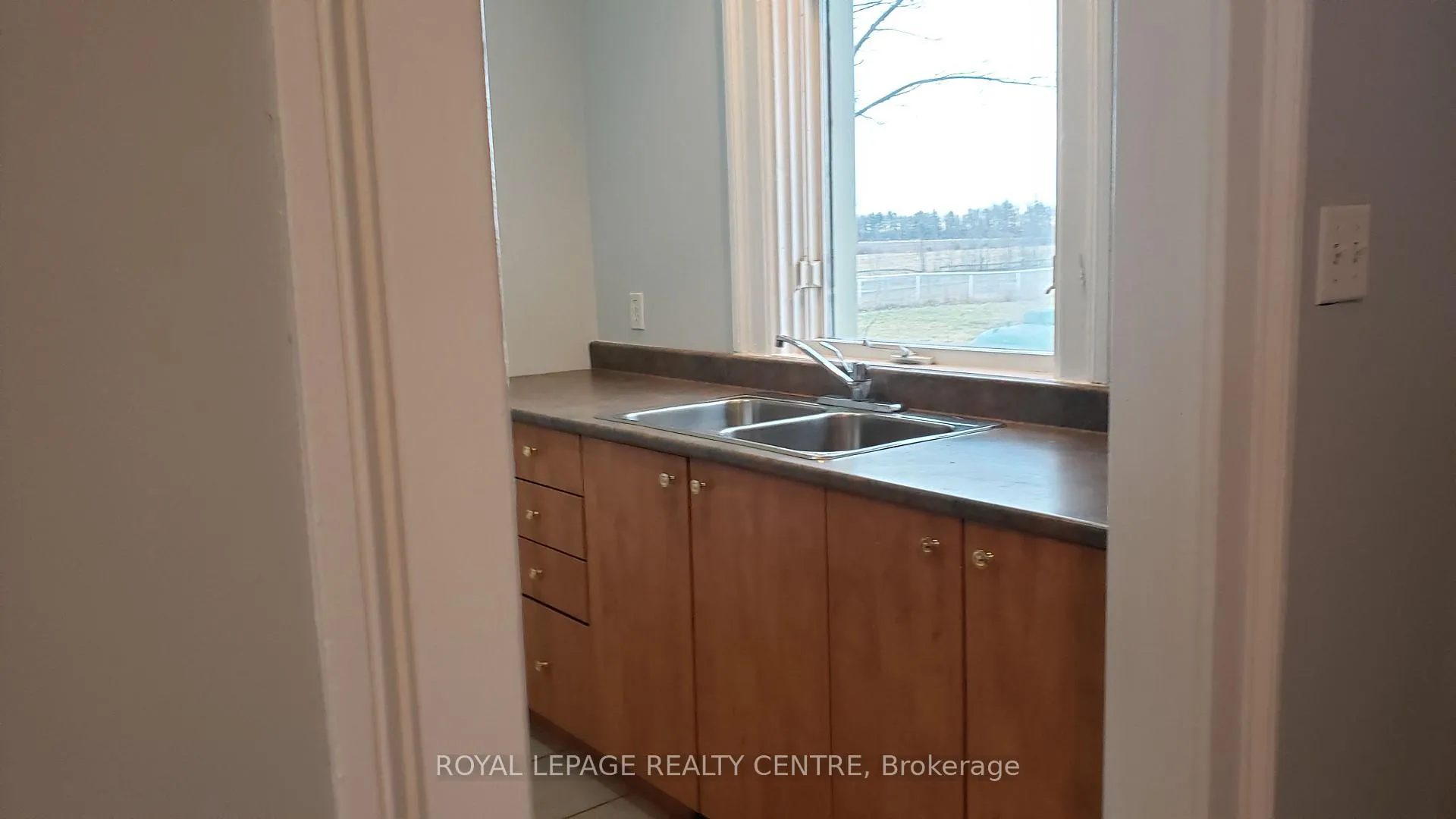 Photo 8 of Unit Unit 1, 12472 Chinguacousy Road, Caledon, Rural Caledon — HOMEH