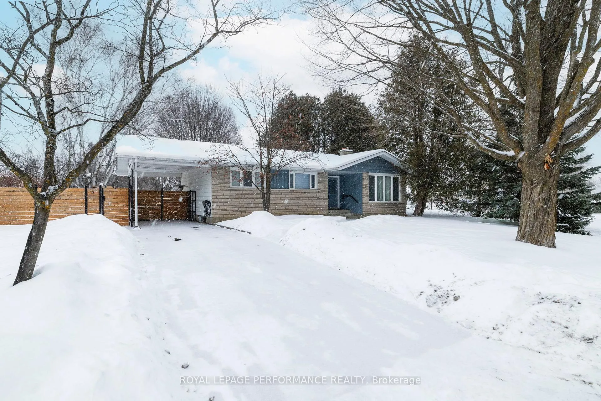 Photo 1 of 39 Fielding Court, Ottawa, Riverside Park South — HOMEH