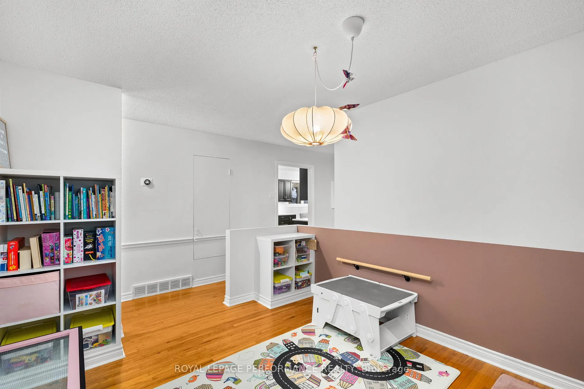 Photo 16 of 39 Fielding Court, Ottawa, Riverside Park South — HOMEH