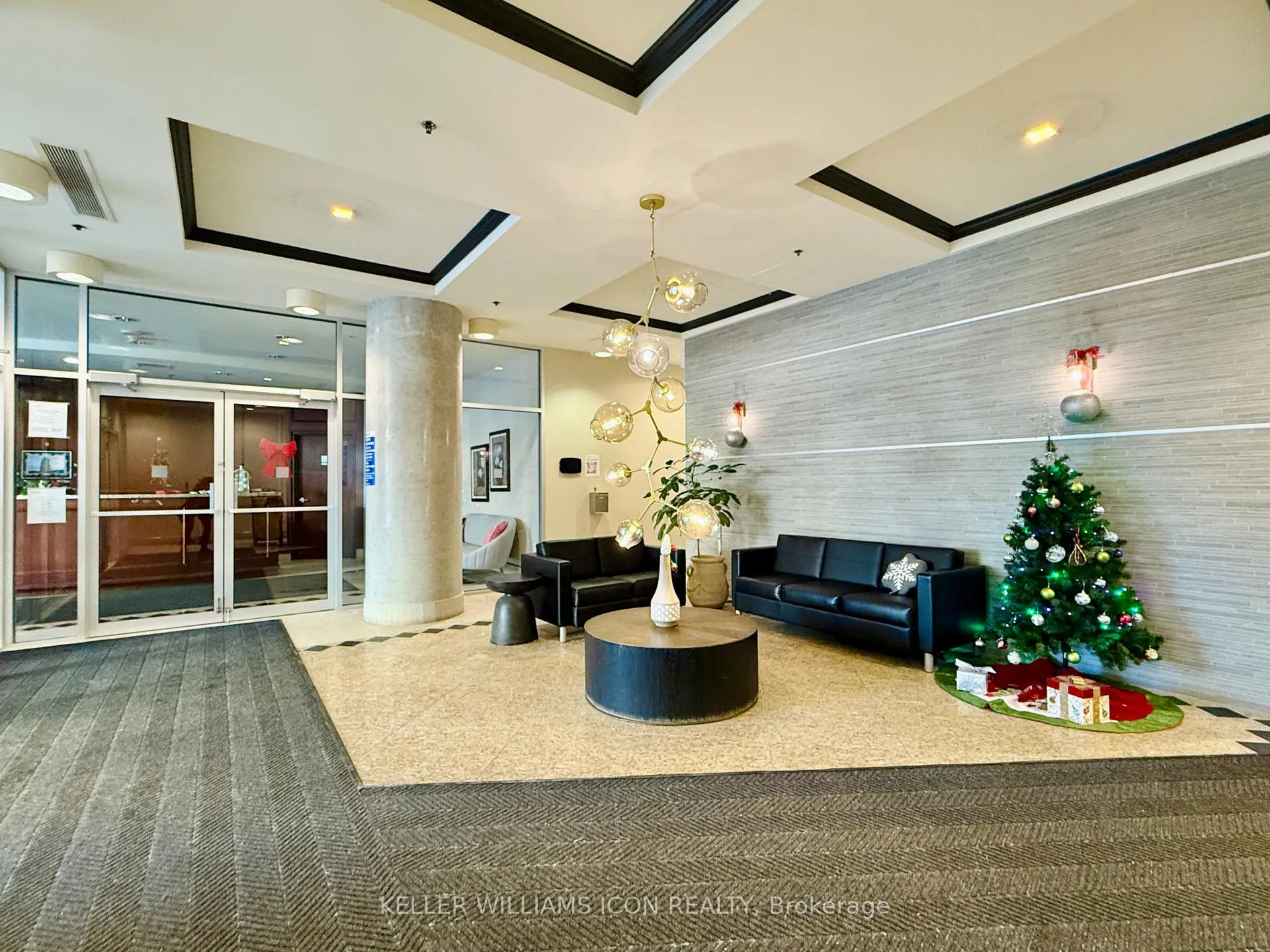 Photo 3 of Unit 801, 90 Landry Street, Ottawa, Vanier — HOMEH
