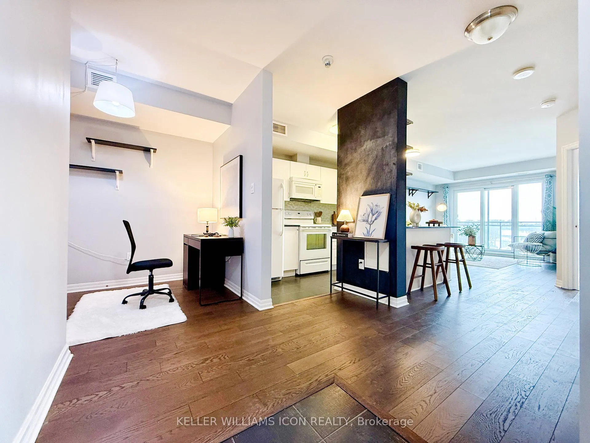 Photo 9 of Unit 801, 90 Landry Street, Ottawa, Vanier — HOMEH