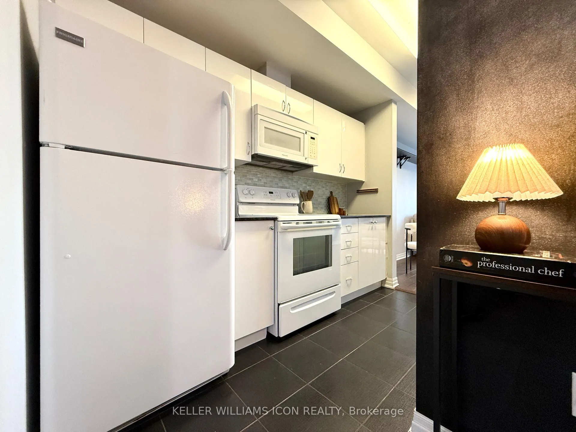 Photo 17 of Unit 801, 90 Landry Street, Ottawa, Vanier — HOMEH