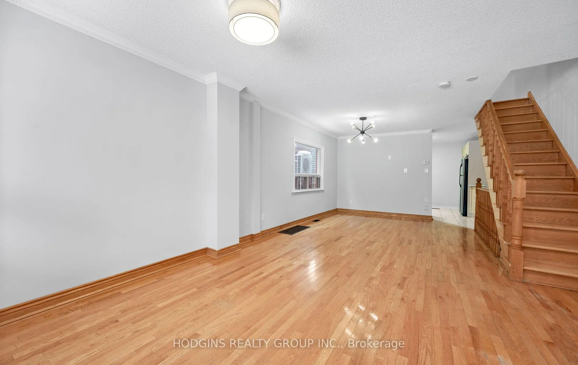 Photo 8 of 42 Durant Avenue, Toronto, Danforth Village-East York — HOMEH