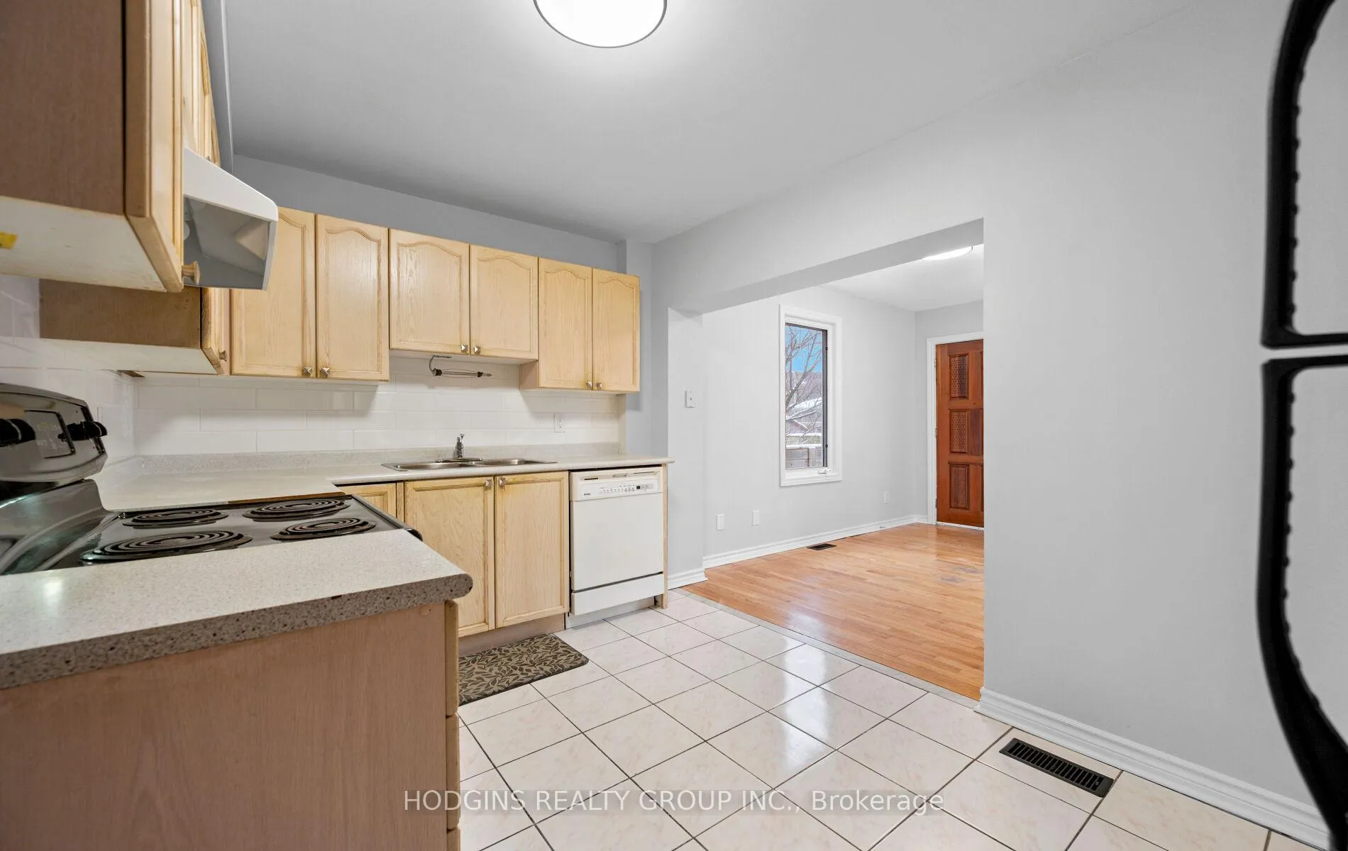 Photo 11 of 42 Durant Avenue, Toronto, Danforth Village-East York — HOMEH