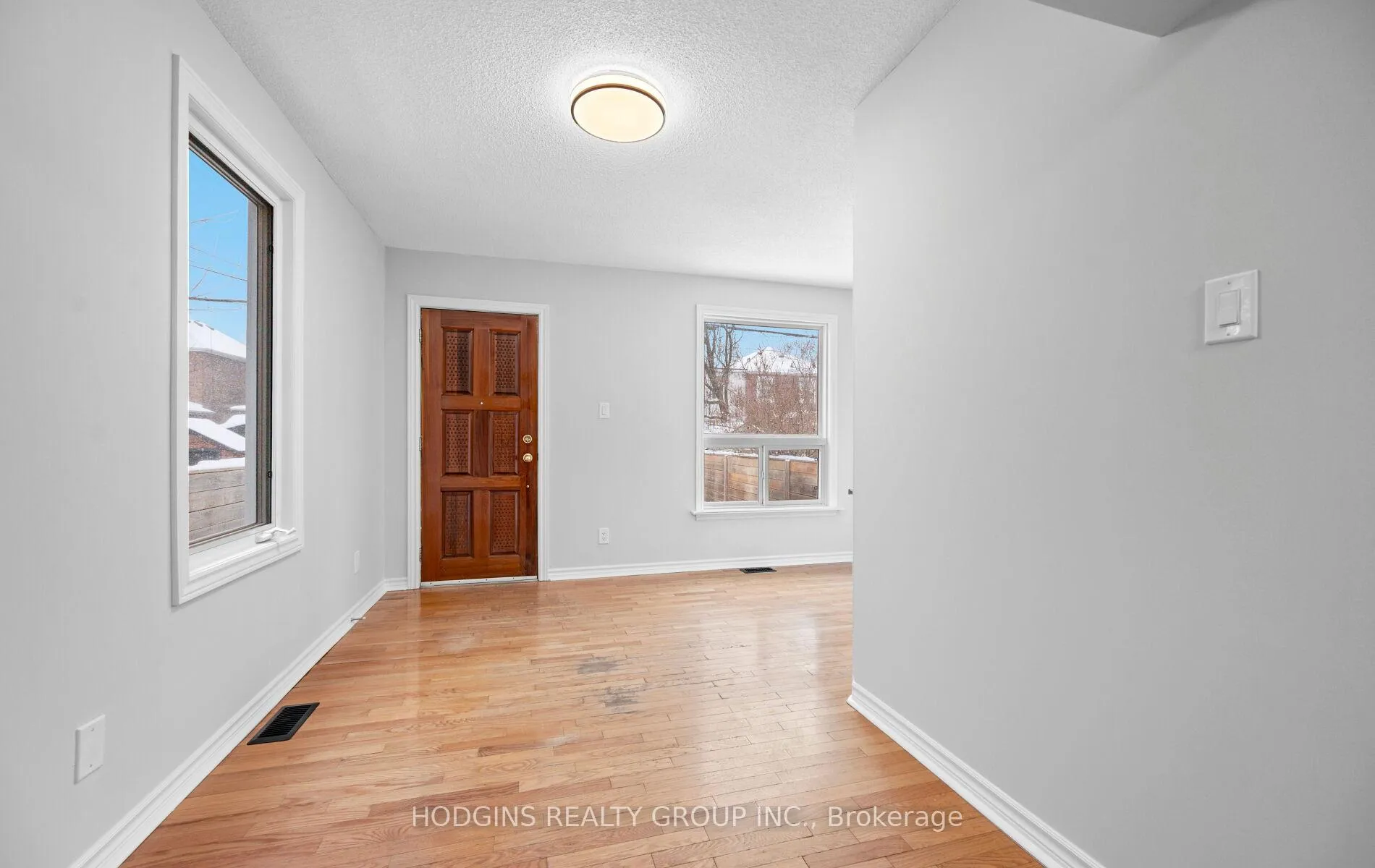 Photo 15 of 42 Durant Avenue, Toronto, Danforth Village-East York — HOMEH