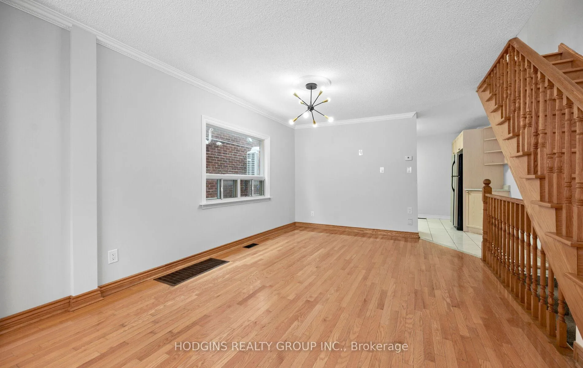 Photo 18 of 42 Durant Avenue, Toronto, Danforth Village-East York — HOMEH