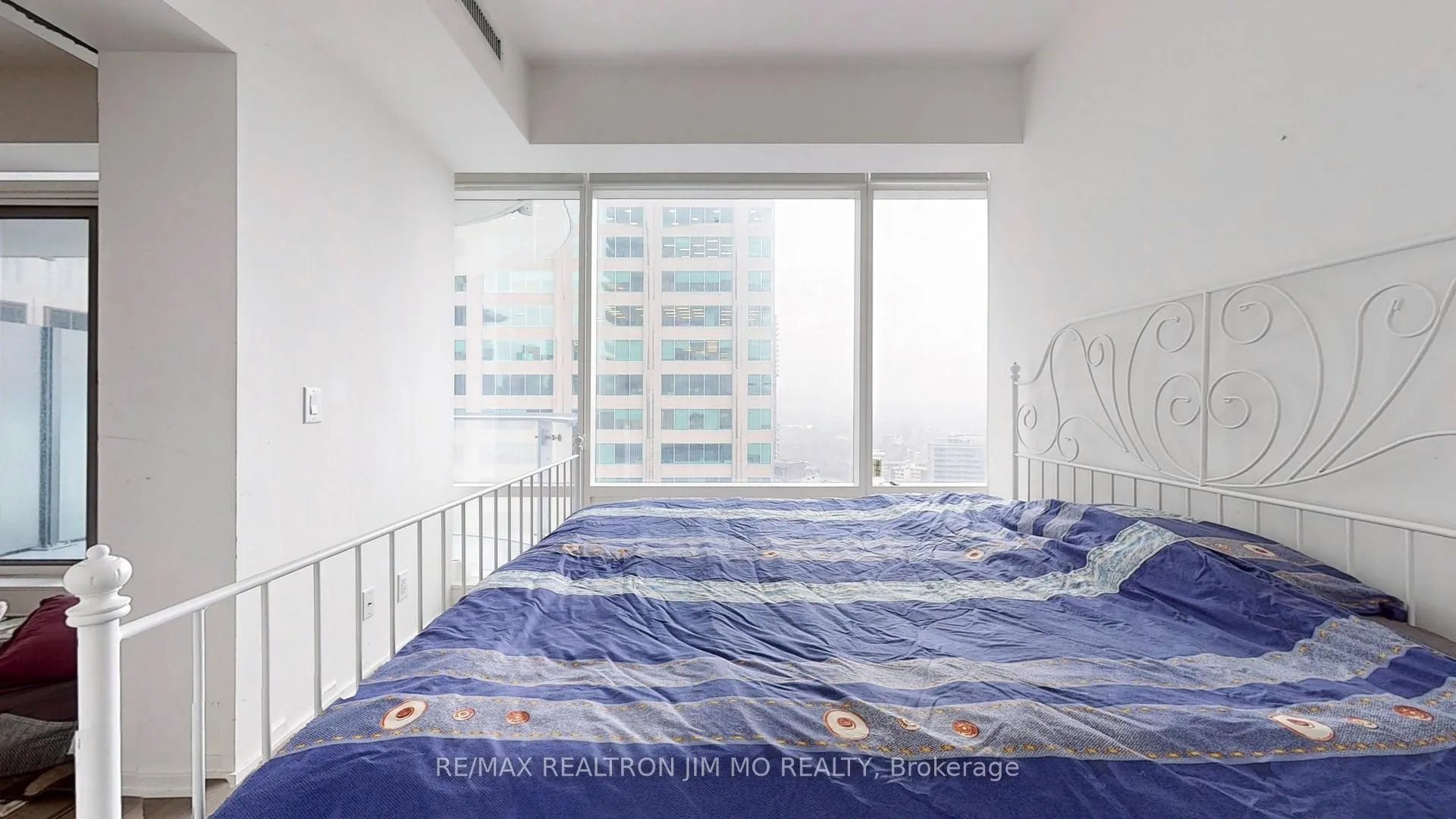 Photo 12 of Unit 1712, 1 Bloor Street E, Toronto, Church-Yonge Corridor — HOMEH
