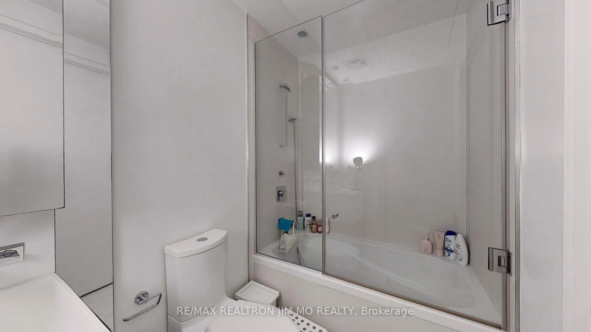 Photo 14 of Unit 1712, 1 Bloor Street E, Toronto, Church-Yonge Corridor — HOMEH