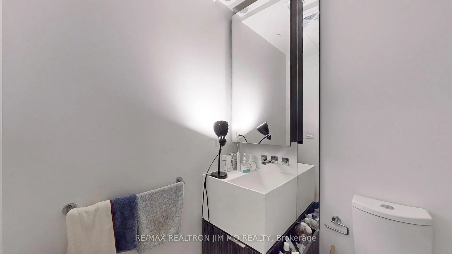 Photo 15 of Unit 1712, 1 Bloor Street E, Toronto, Church-Yonge Corridor — HOMEH