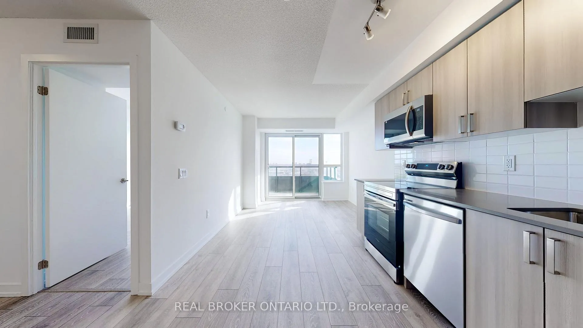 Photo 3 of Unit 1501, 1455 Celebration Drive, Pickering, Bay Ridges — HOMEH