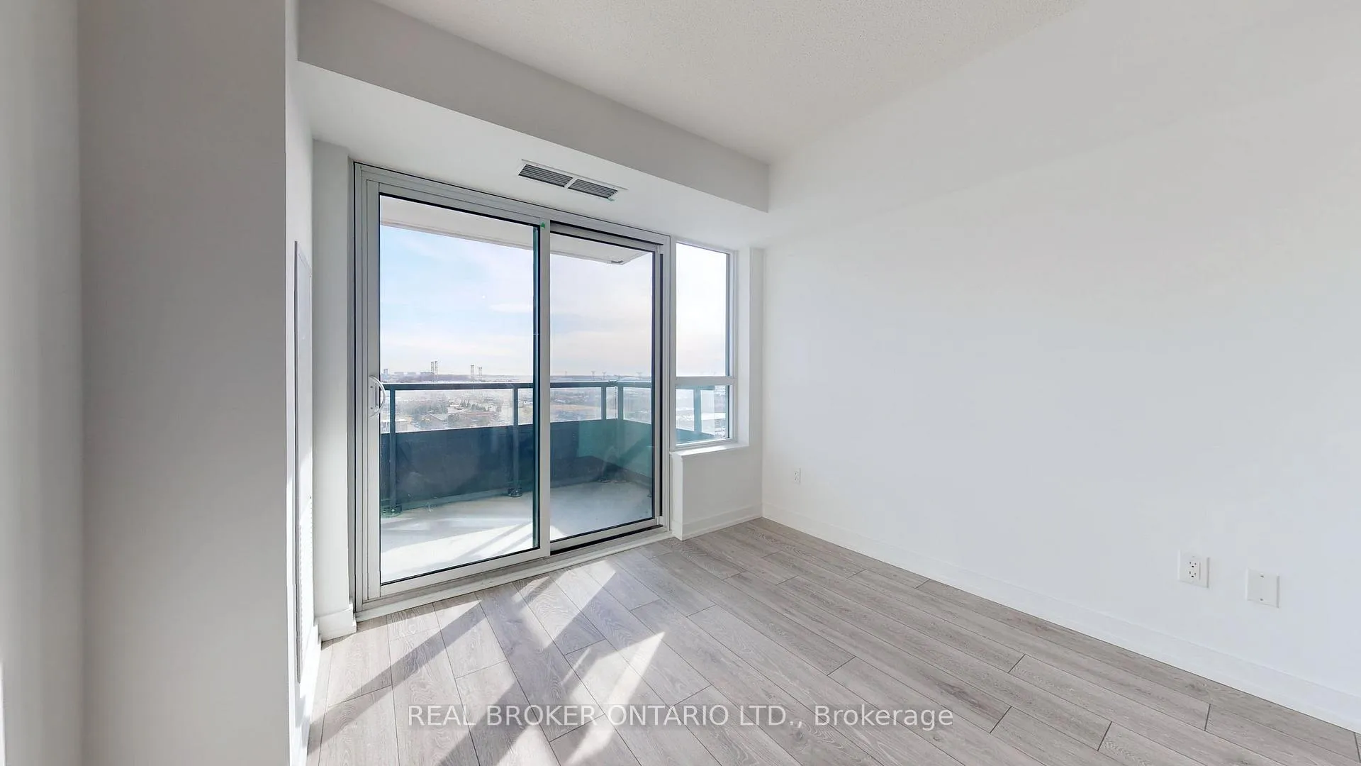 Photo 8 of Unit 1501, 1455 Celebration Drive, Pickering, Bay Ridges — HOMEH