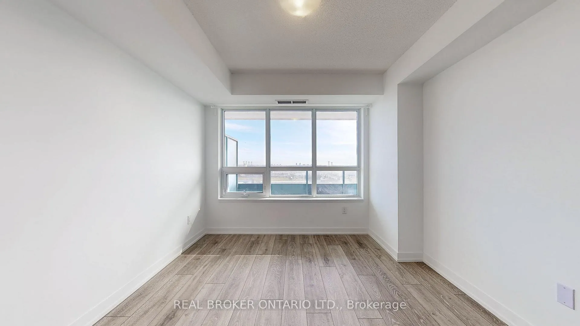 Photo 11 of Unit 1501, 1455 Celebration Drive, Pickering, Bay Ridges — HOMEH