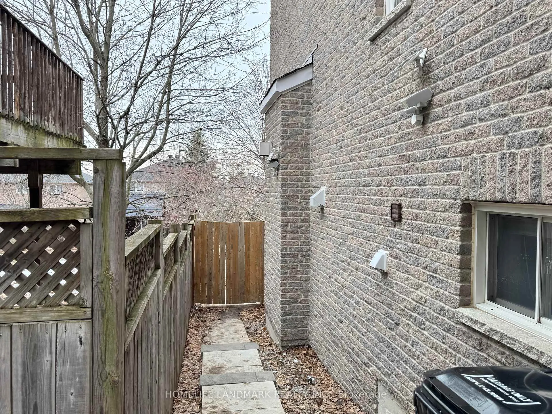 Photo 3 of Unit Unit 1, 22 Willow Fern Drive, Barrie, Ardagh — HOMEH
