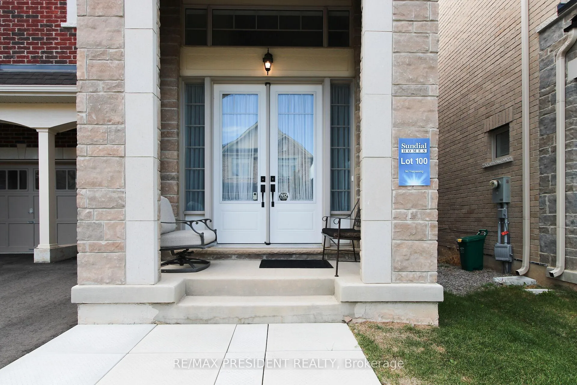 Photo 2 of 3911 Koenig Road, Burlington, Alton — HOMEH