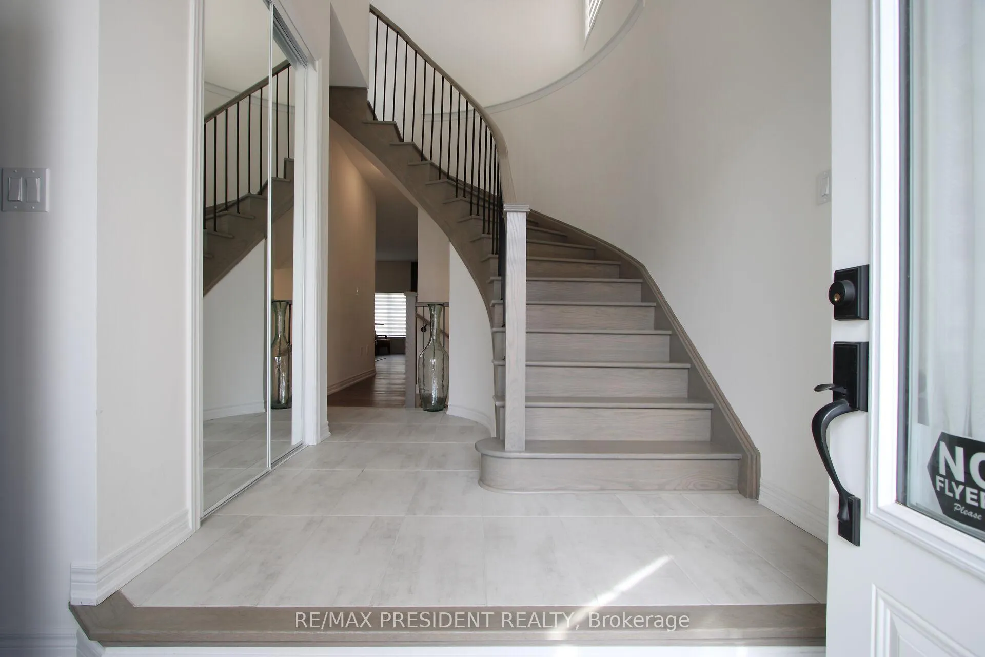 Photo 4 of 3911 Koenig Road, Burlington, Alton — HOMEH
