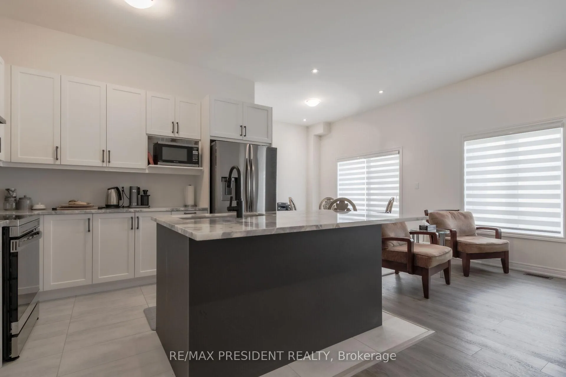 Photo 8 of 3911 Koenig Road, Burlington, Alton — HOMEH