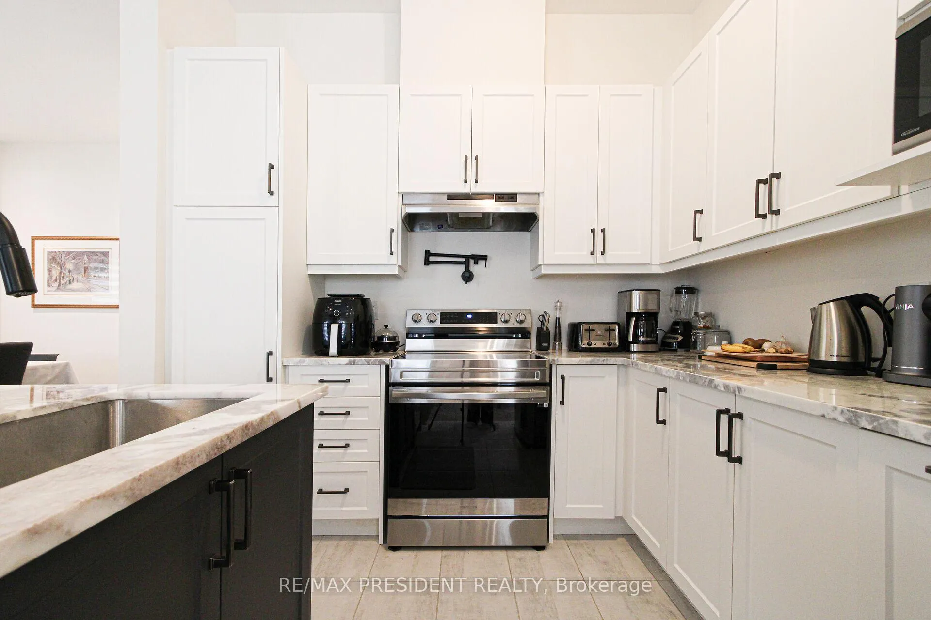 Photo 11 of 3911 Koenig Road, Burlington, Alton — HOMEH