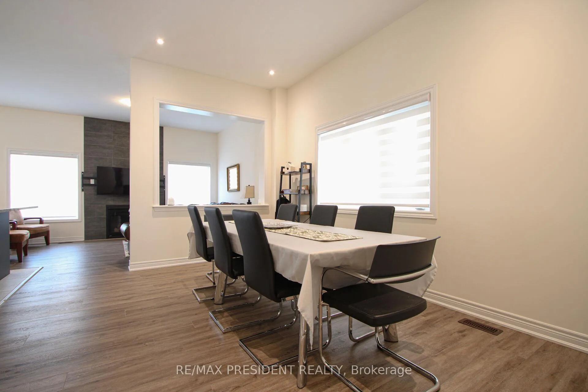 Photo 18 of 3911 Koenig Road, Burlington, Alton — HOMEH