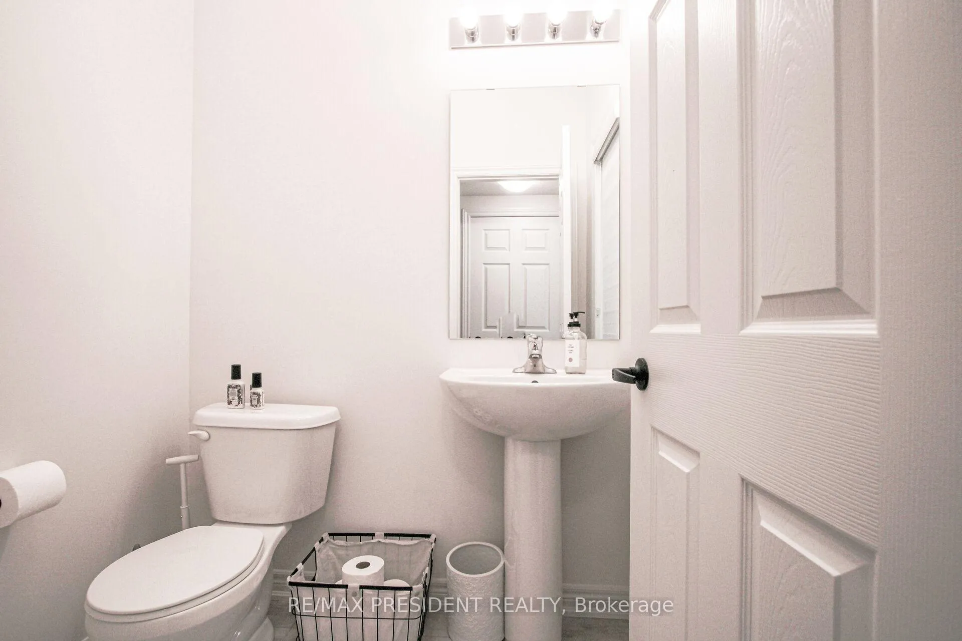 Photo 19 of 3911 Koenig Road, Burlington, Alton — HOMEH