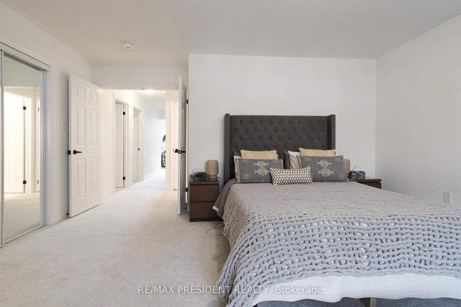 Photo 25 of 3911 Koenig Road, Burlington, Alton — HOMEH