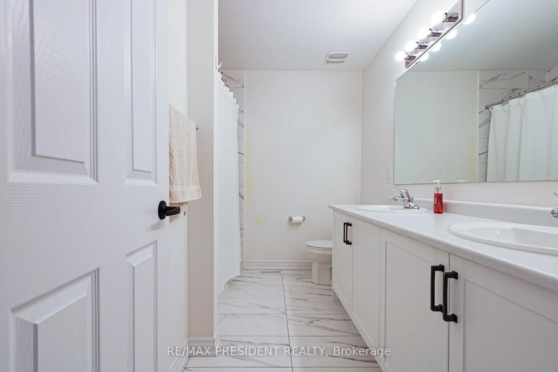 Photo 26 of 3911 Koenig Road, Burlington, Alton — HOMEH