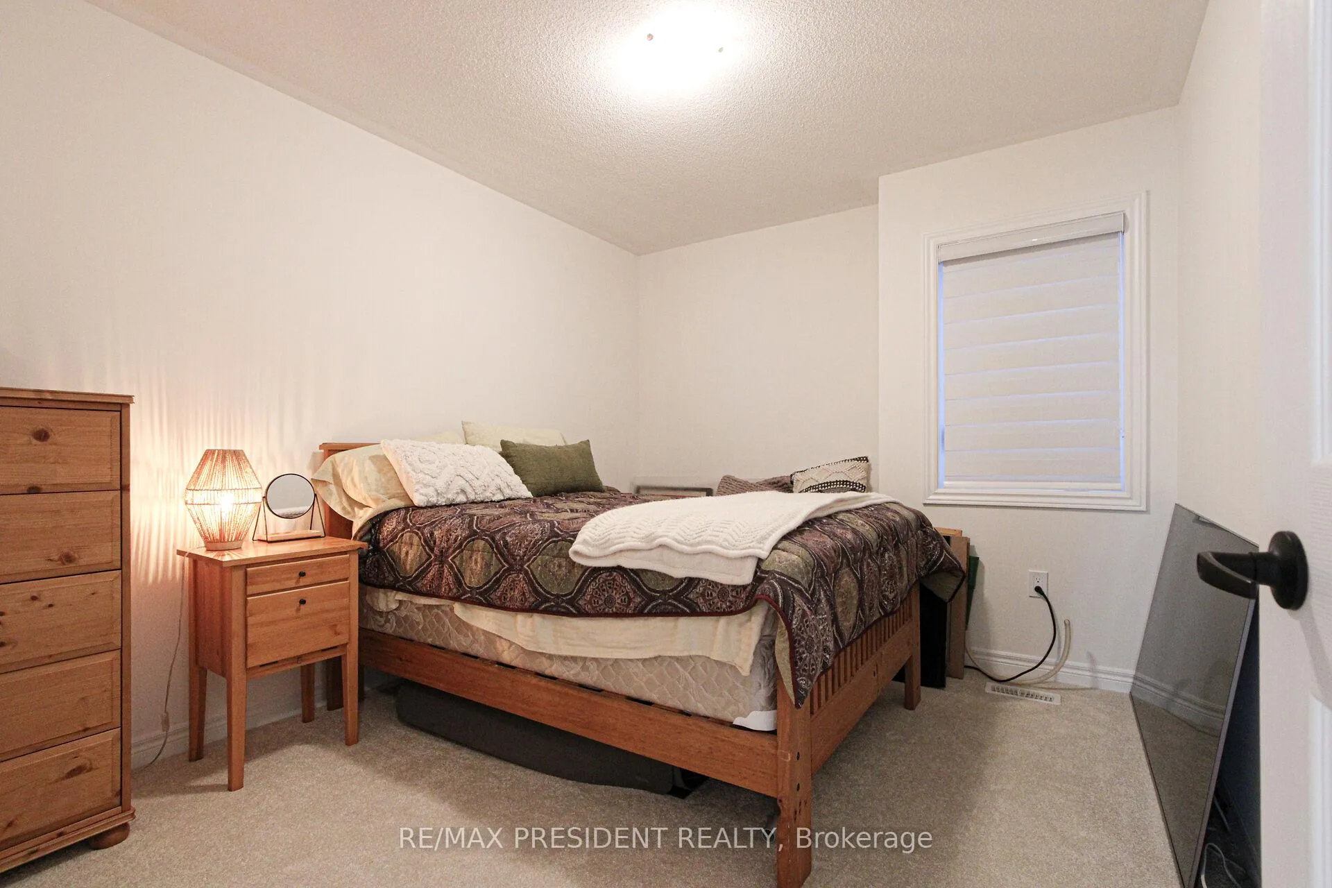 Photo 29 of 3911 Koenig Road, Burlington, Alton — HOMEH