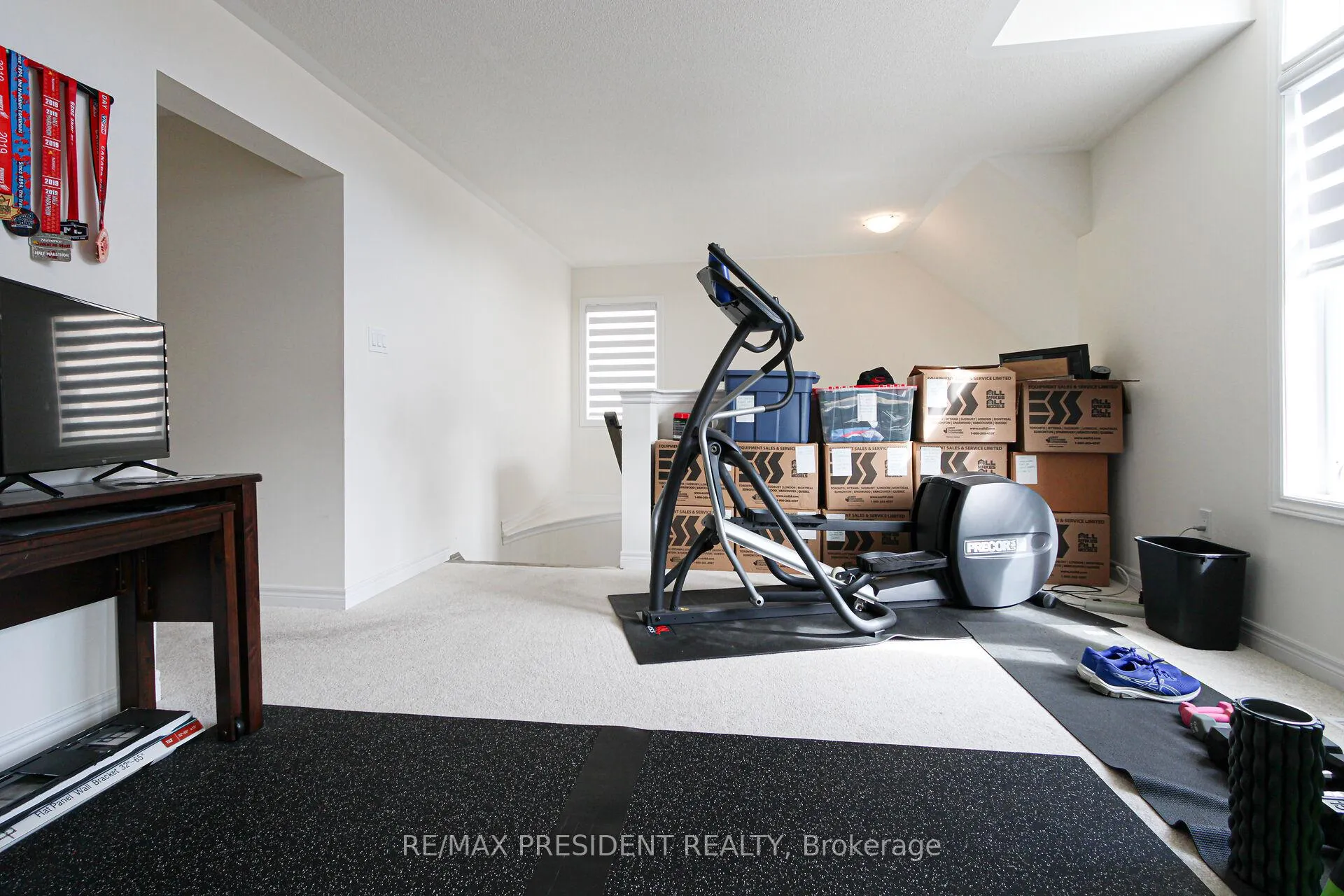 Photo 31 of 3911 Koenig Road, Burlington, Alton — HOMEH
