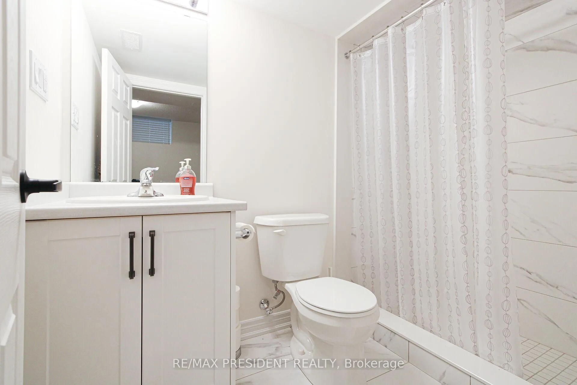 Photo 35 of 3911 Koenig Road, Burlington, Alton — HOMEH