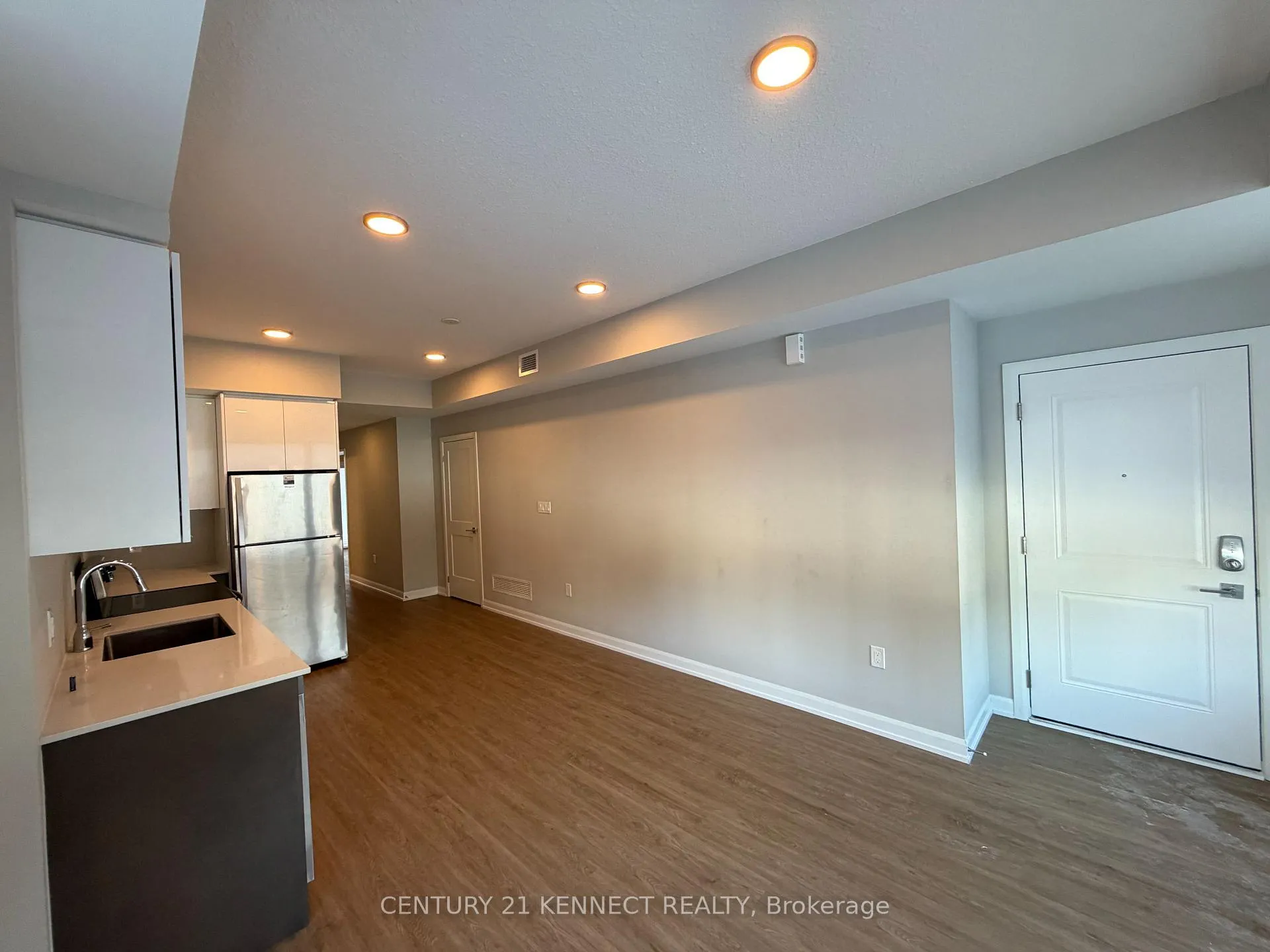 Photo 5 of Unit 202, 708 Woolwich Street, Guelph, Riverside Park — HOMEH