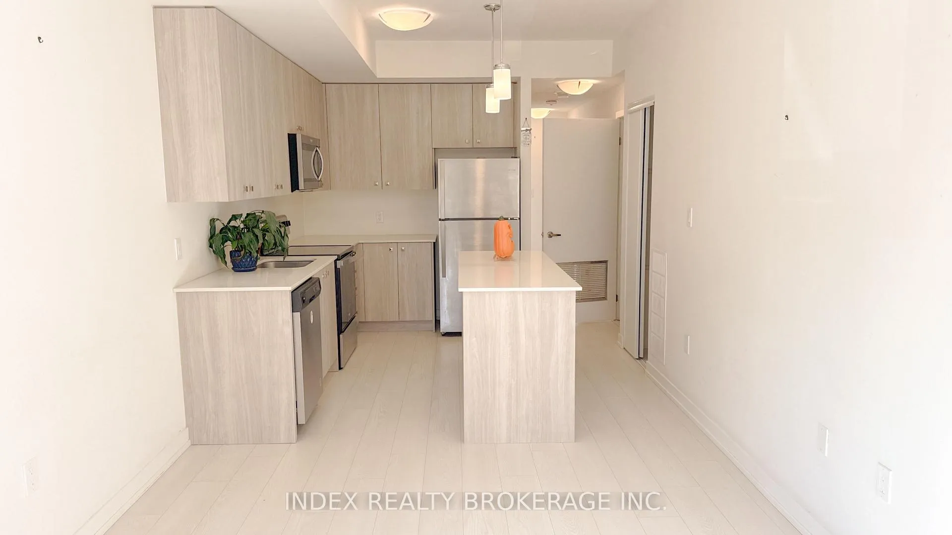 Photo 8 of Unit A2, 10 Palace Street N, Kitchener, Laurentian Hills — HOMEH