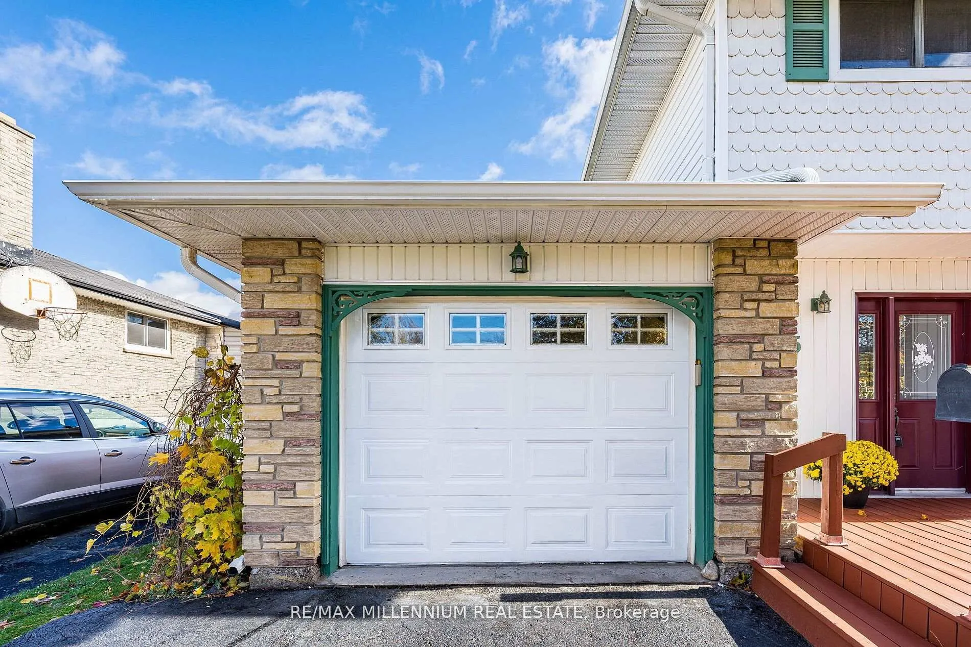 Photo 3 of 985 Central Park Boulevard N, Oshawa, Centennial — HOMEH