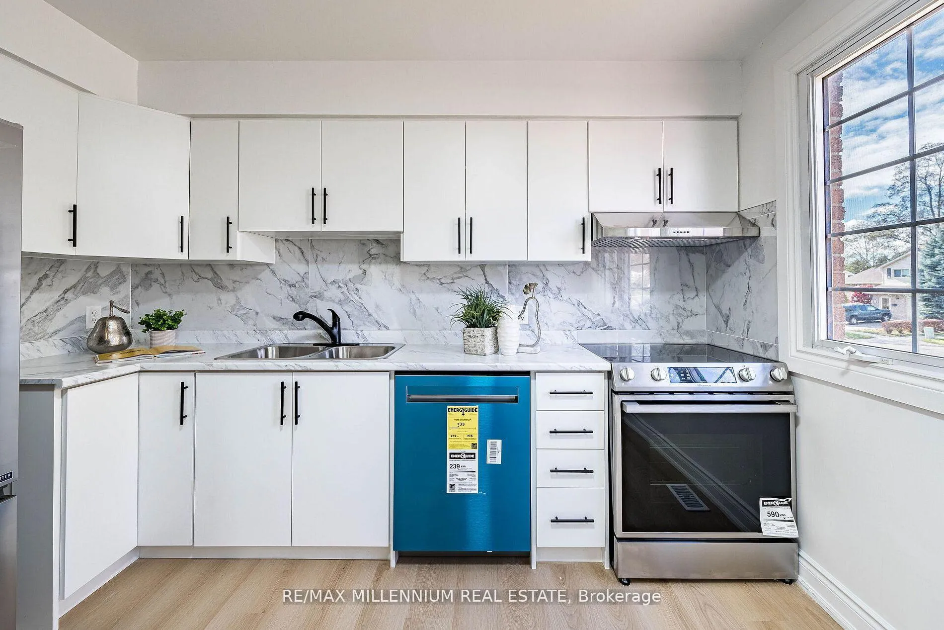 Photo 6 of 985 Central Park Boulevard N, Oshawa, Centennial — HOMEH