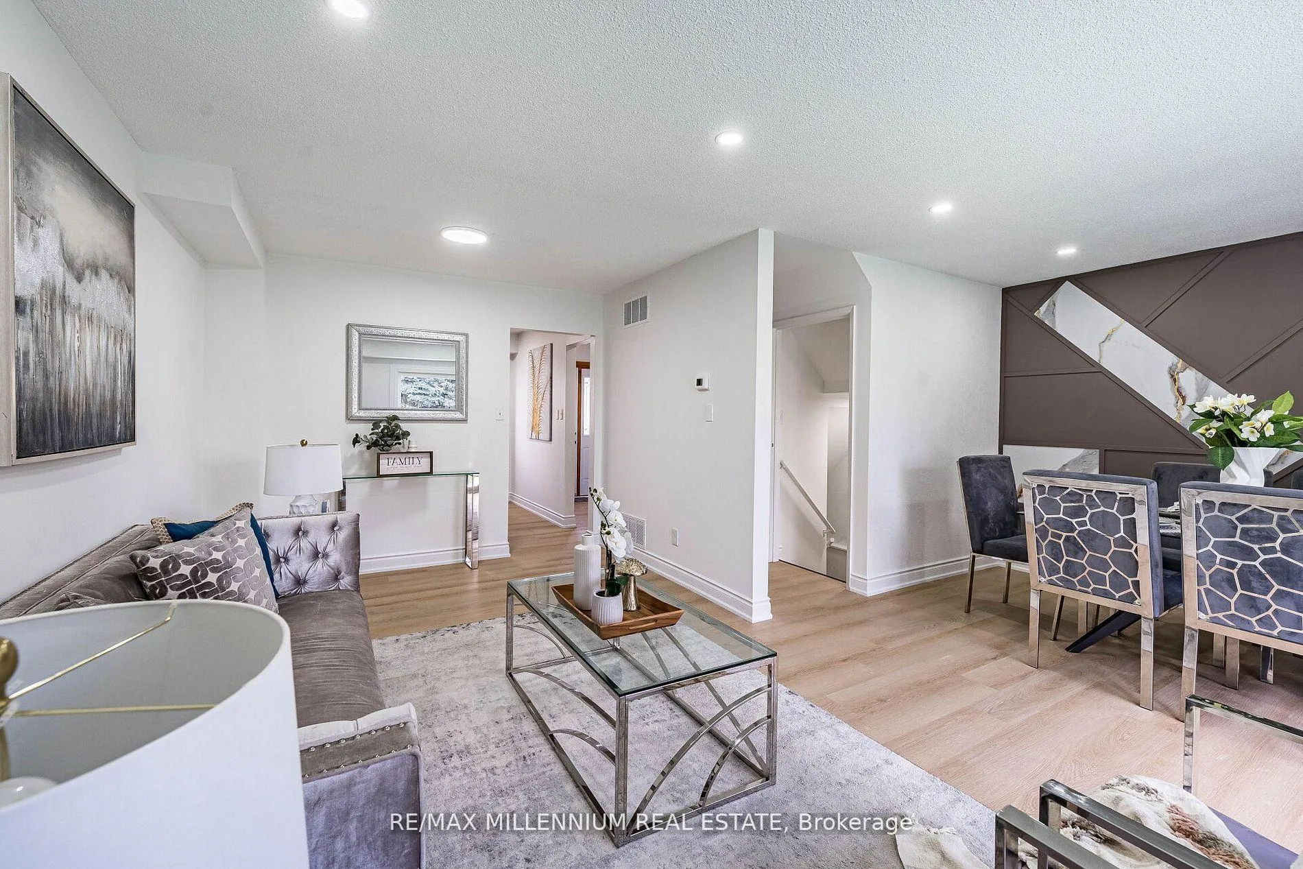 Photo 9 of 985 Central Park Boulevard N, Oshawa, Centennial — HOMEH
