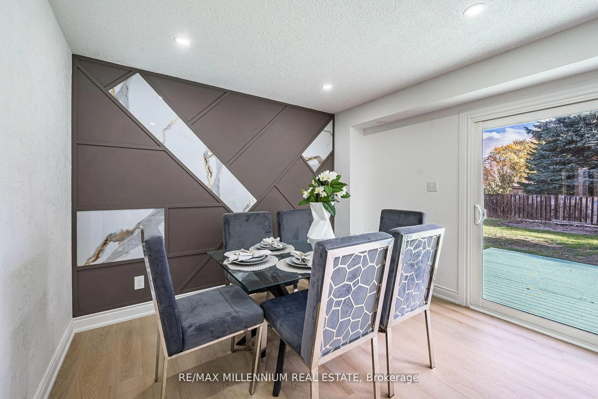 Photo 12 of 985 Central Park Boulevard N, Oshawa, Centennial — HOMEH