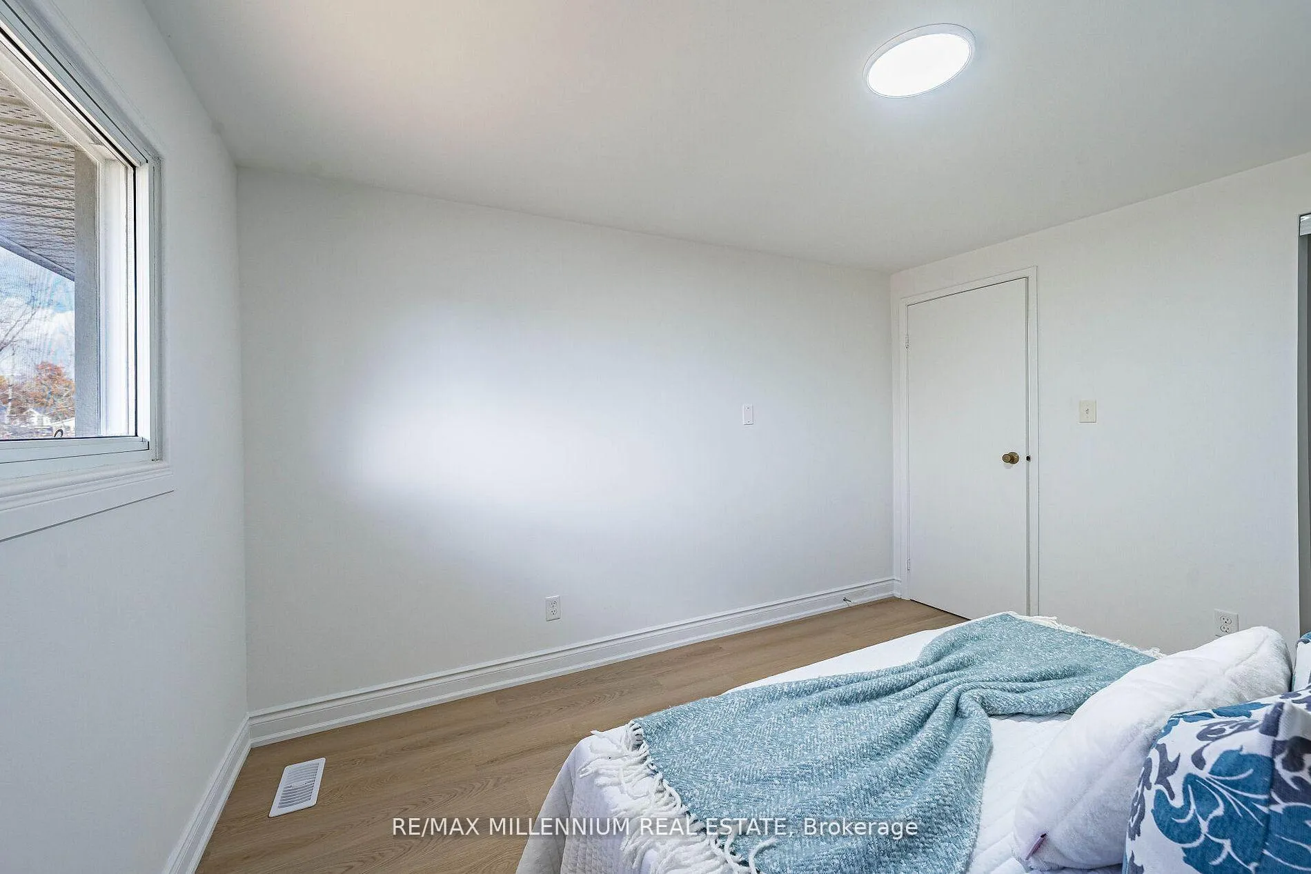 Photo 26 of 985 Central Park Boulevard N, Oshawa, Centennial — HOMEH