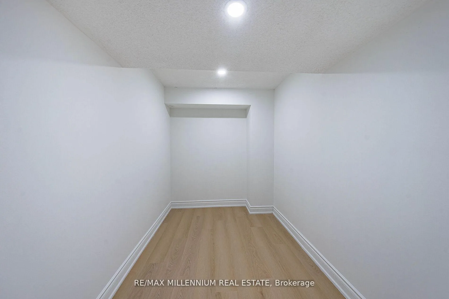Photo 39 of 985 Central Park Boulevard N, Oshawa, Centennial — HOMEH