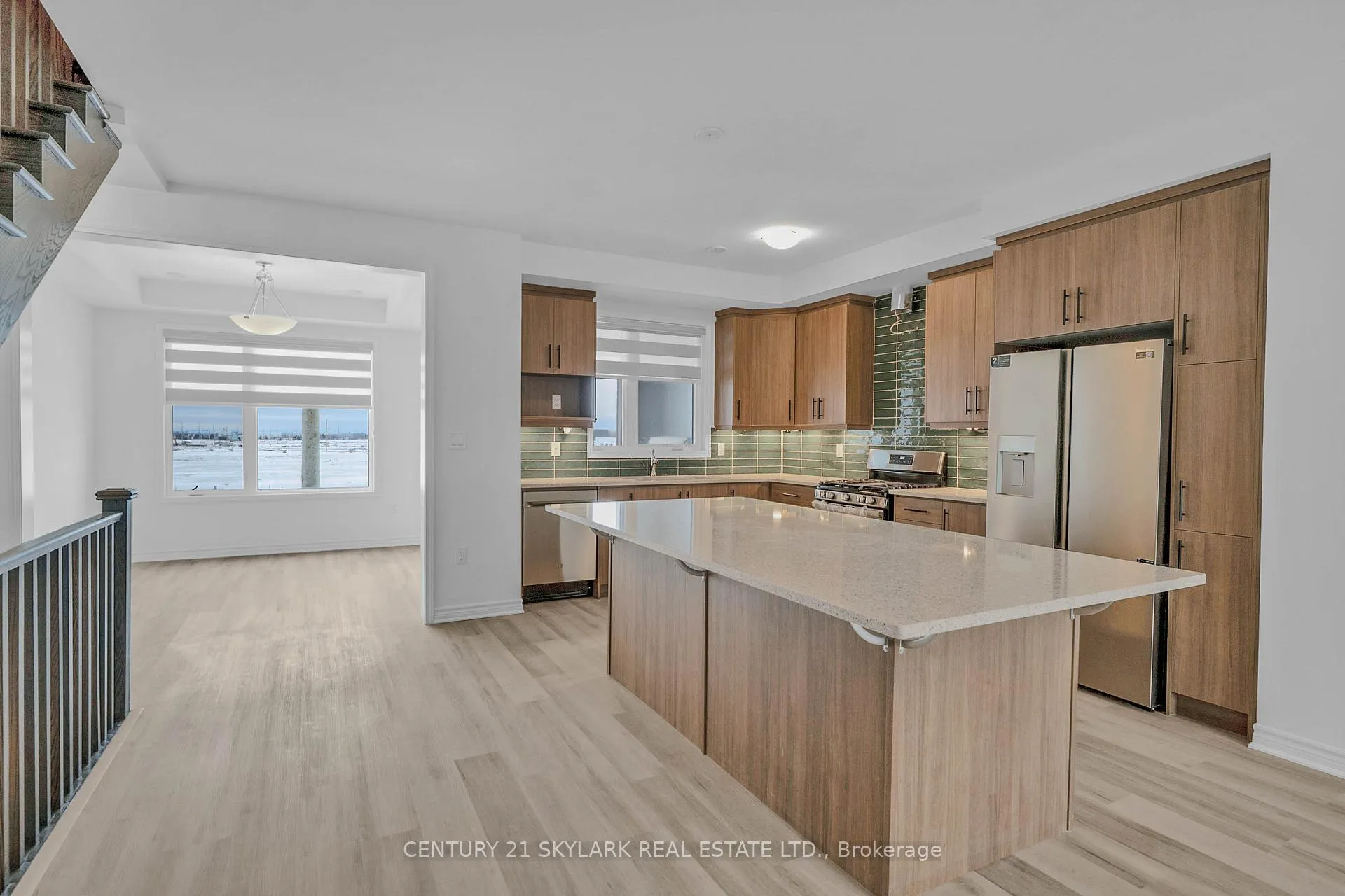 Photo 8 of 116 Pearen Lane, Barrie, Rural Barrie Southwest — HOMEH
