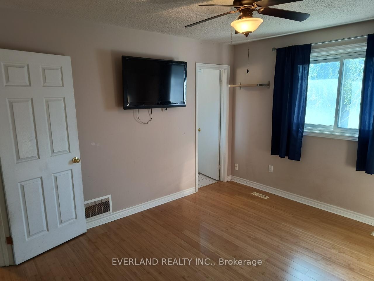 Photo 5 of 12 Eileen Drive, Barrie, Allandale Heights — HOMEH