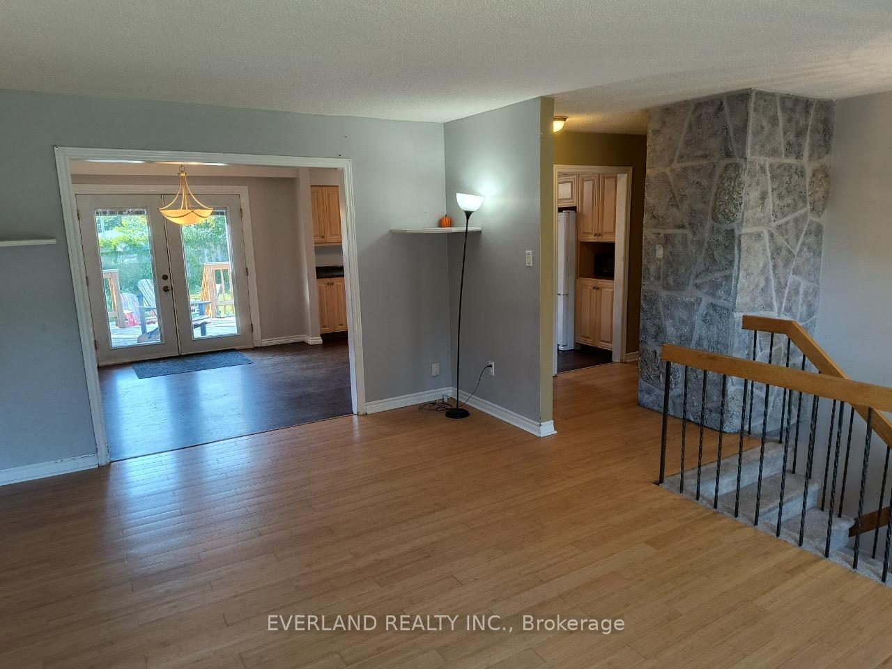 Photo 8 of 12 Eileen Drive, Barrie, Allandale Heights — HOMEH