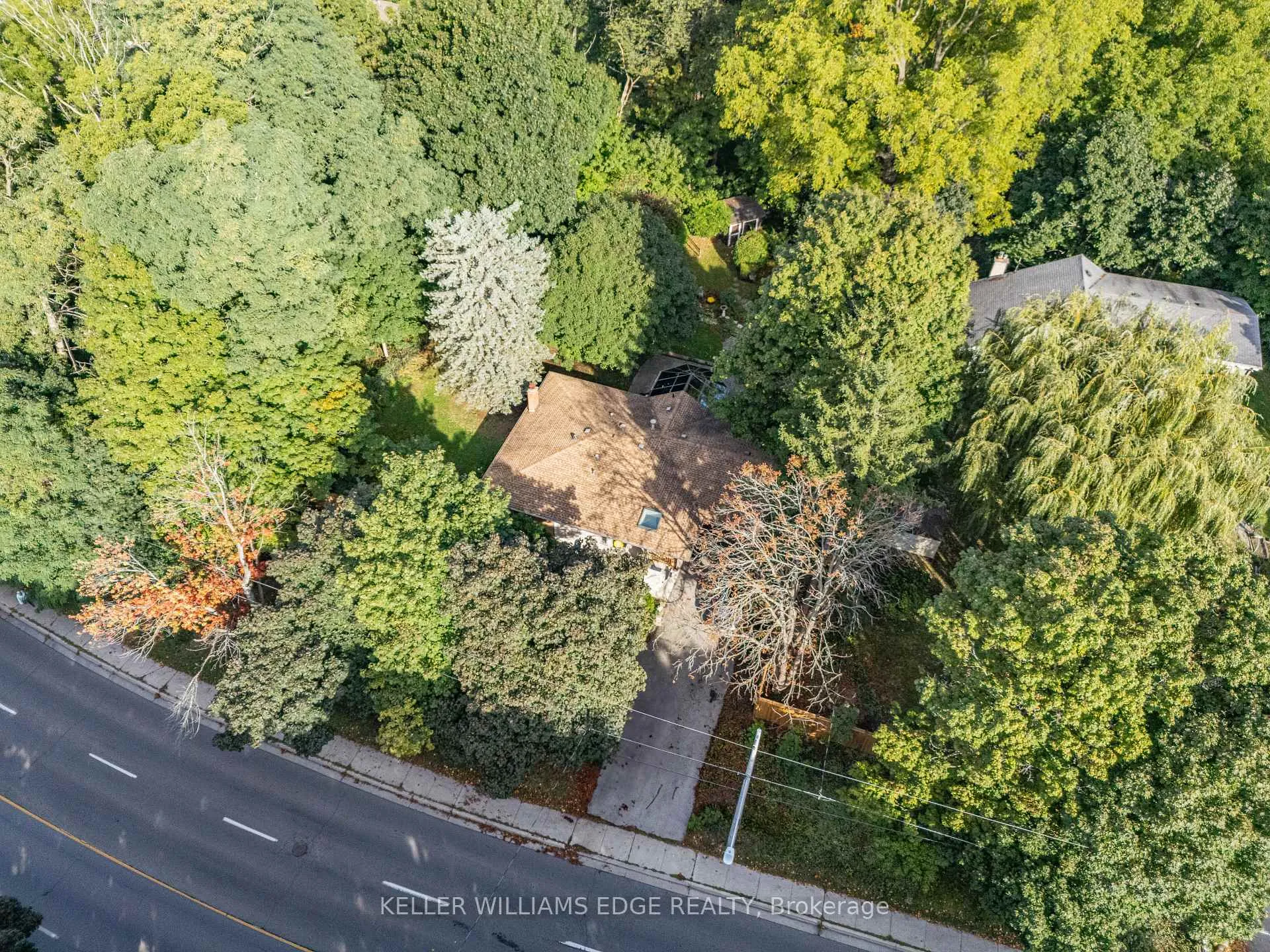 Photo 2 of 38 Osler Drive, Hamilton, Dundas — HOMEH