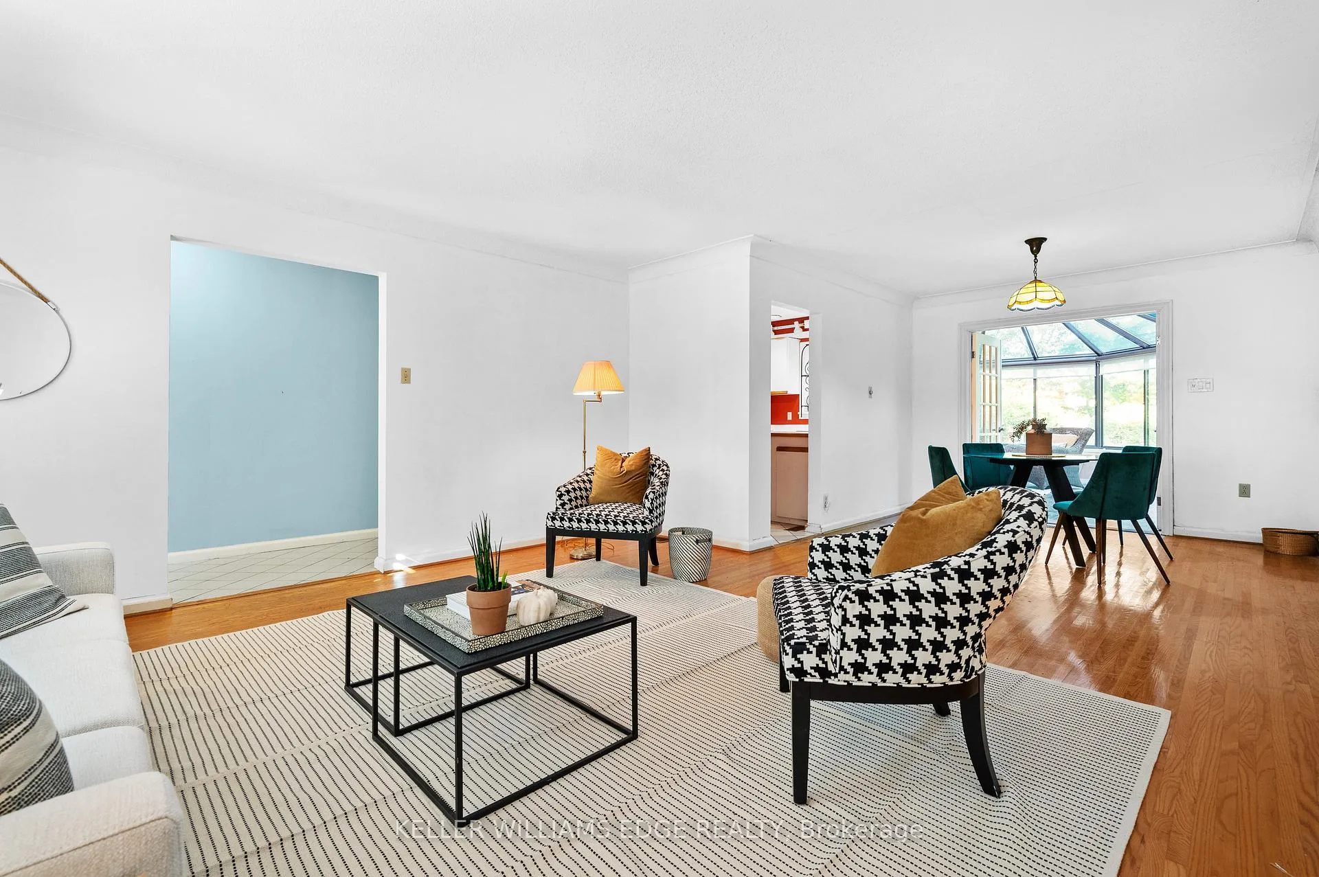 Photo 6 of 38 Osler Drive, Hamilton, Dundas — HOMEH