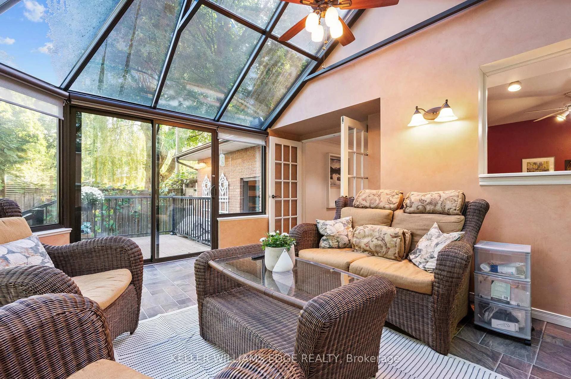 Photo 13 of 38 Osler Drive, Hamilton, Dundas — HOMEH