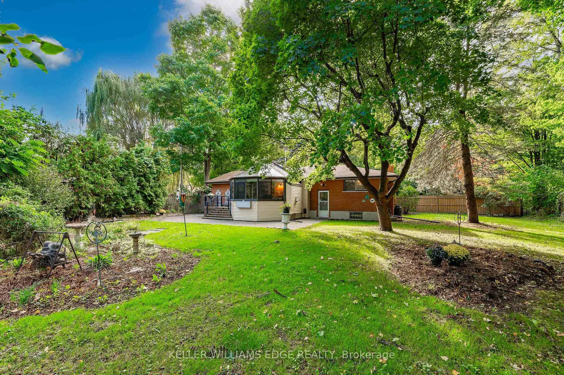 Photo 30 of 38 Osler Drive, Hamilton, Dundas — HOMEH