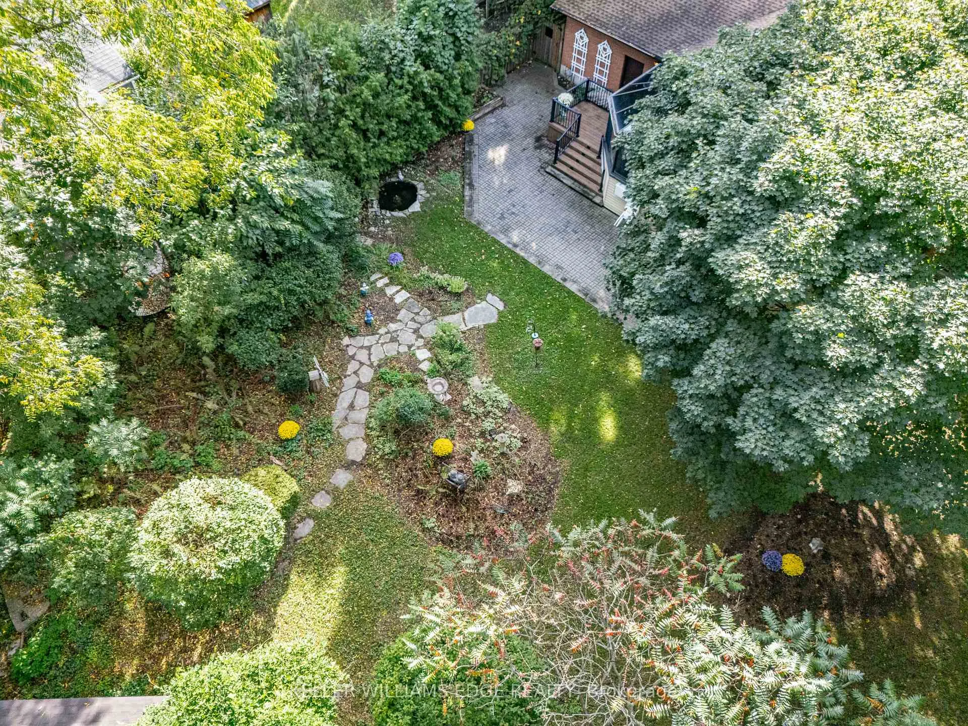 Photo 36 of 38 Osler Drive, Hamilton, Dundas — HOMEH