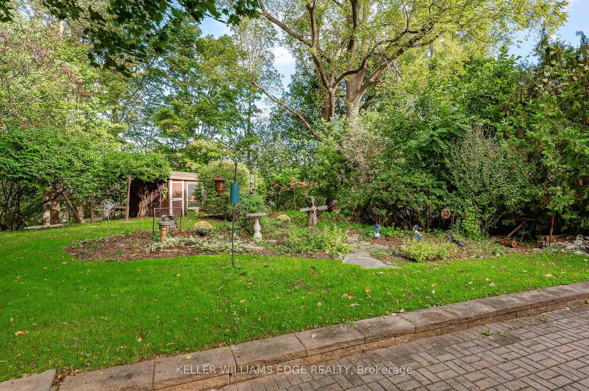 Photo 37 of 38 Osler Drive, Hamilton, Dundas — HOMEH