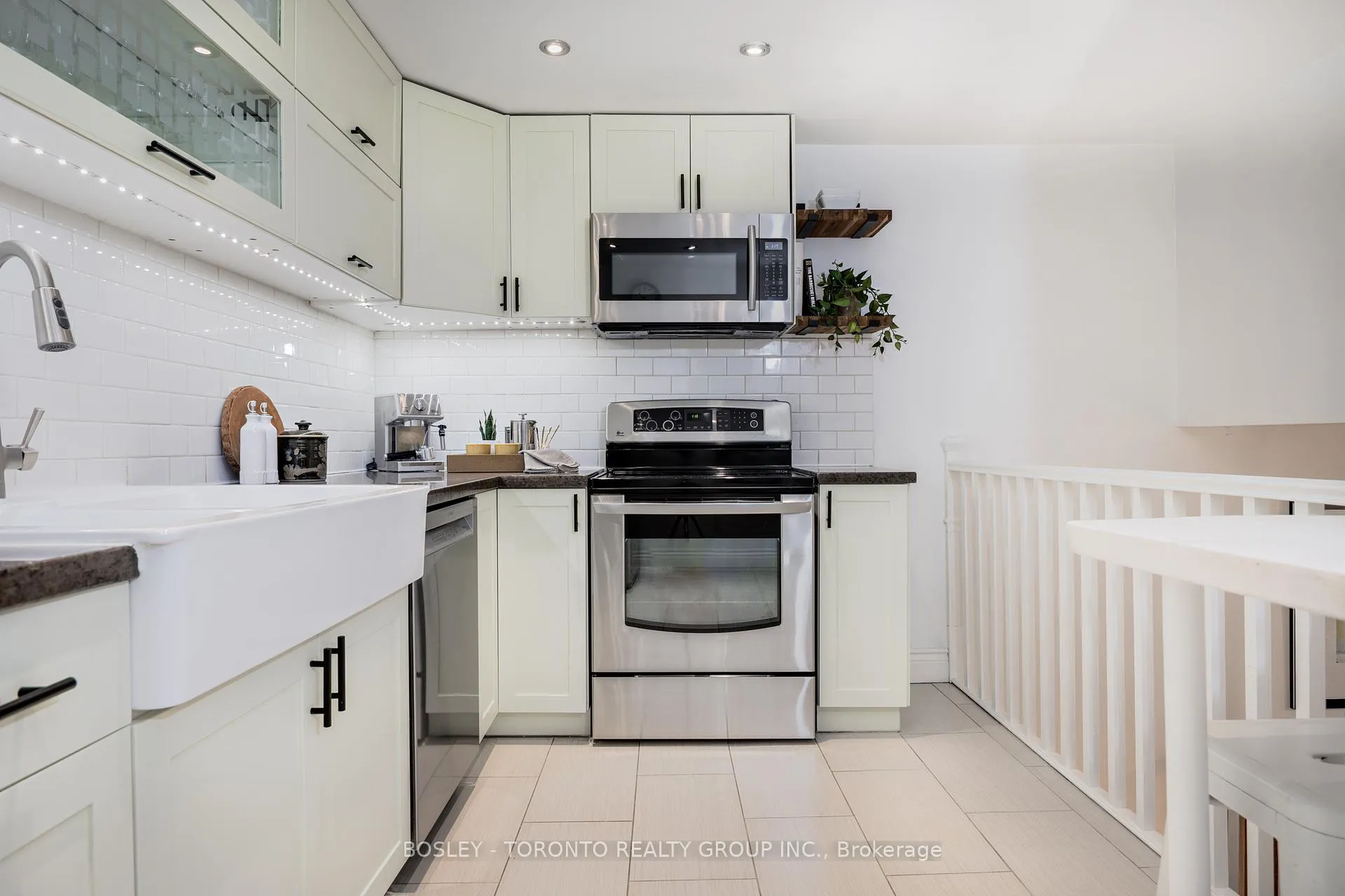 Photo 15 of Unit 25, 1666 Queen Street E, Toronto, Greenwood-Coxwell — HOMEH